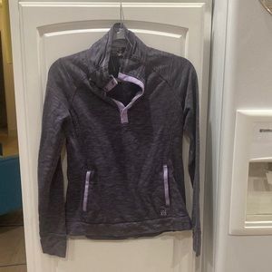 Purple Women’s Avalanche pullover size small snap